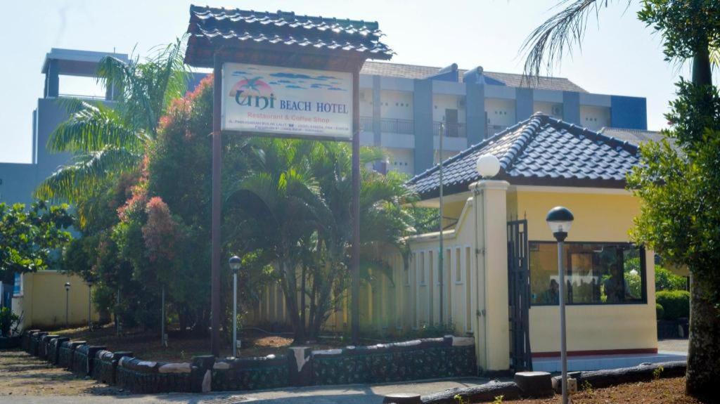 Uni Beach Hotel Pangandaran Exteriör bild